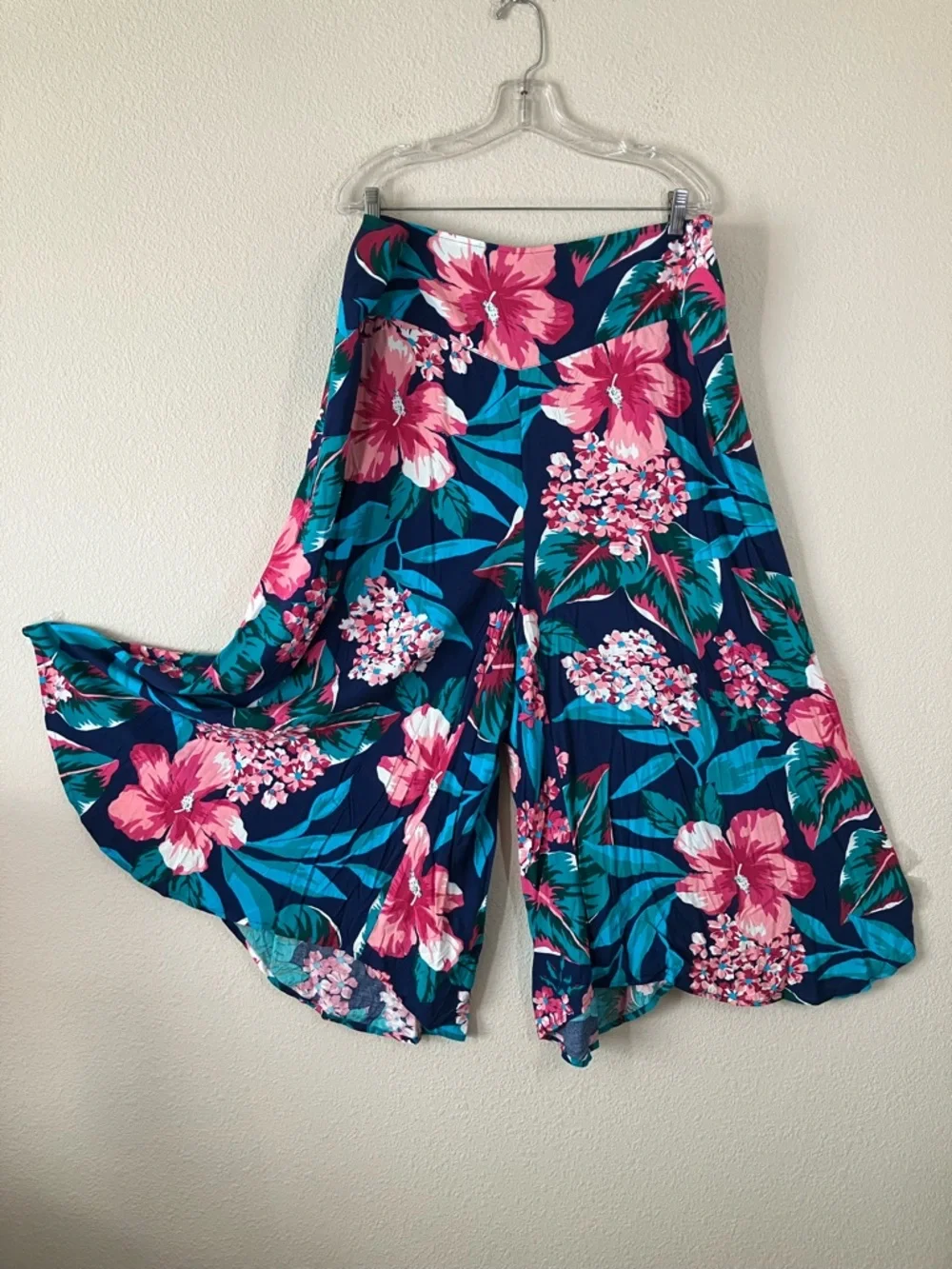 AVENUE Plus Size Tropical Wide Leg Cullotte Pants Navy Island Floral Resort Chic